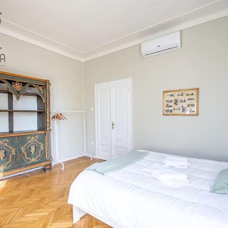 Vittoria Apartments: Viale Dante Vicence Extérieur photo