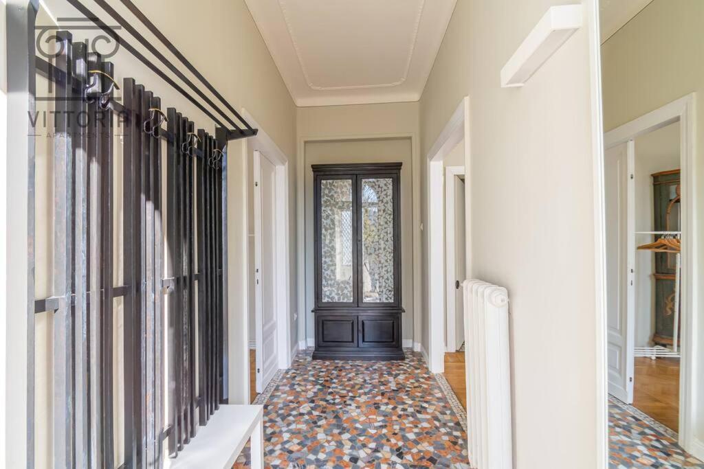 Vittoria Apartments: Viale Dante Vicence Extérieur photo